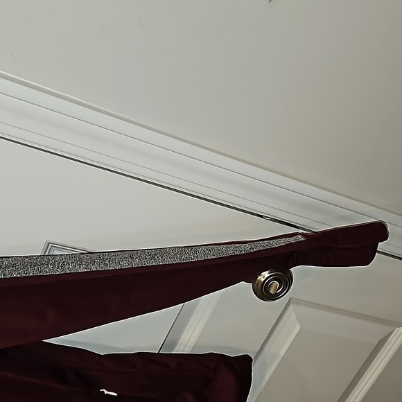 VS PINK Ultimate Quarter Zip Burgundy (M) Pullover - Picture 4 of 6